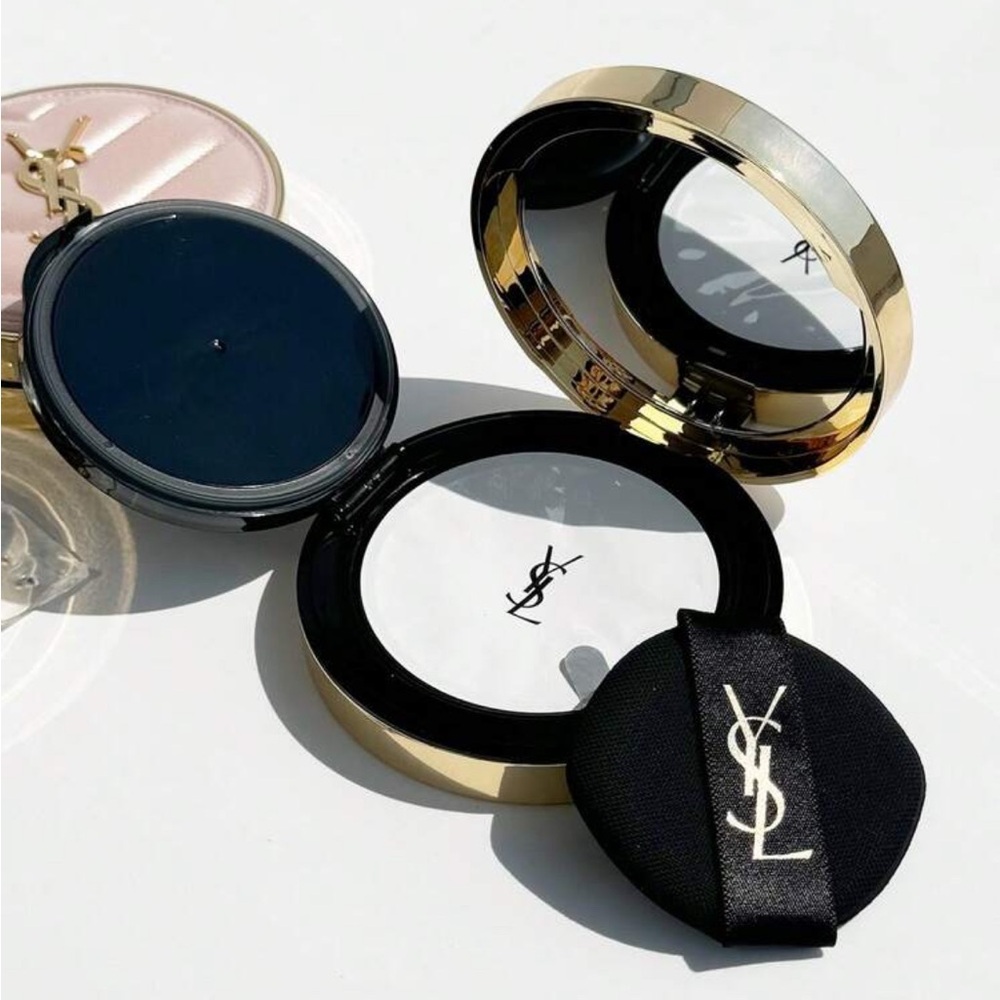 Yves Saint Laurent Touche Éclat Glow Pact Cushion - Porcelain